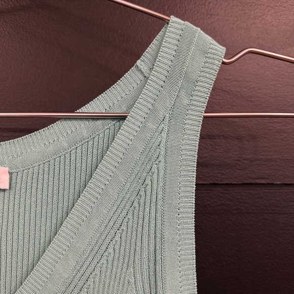 Max Mara RTW rib-knit cropped vest top - Picture 4 of 7